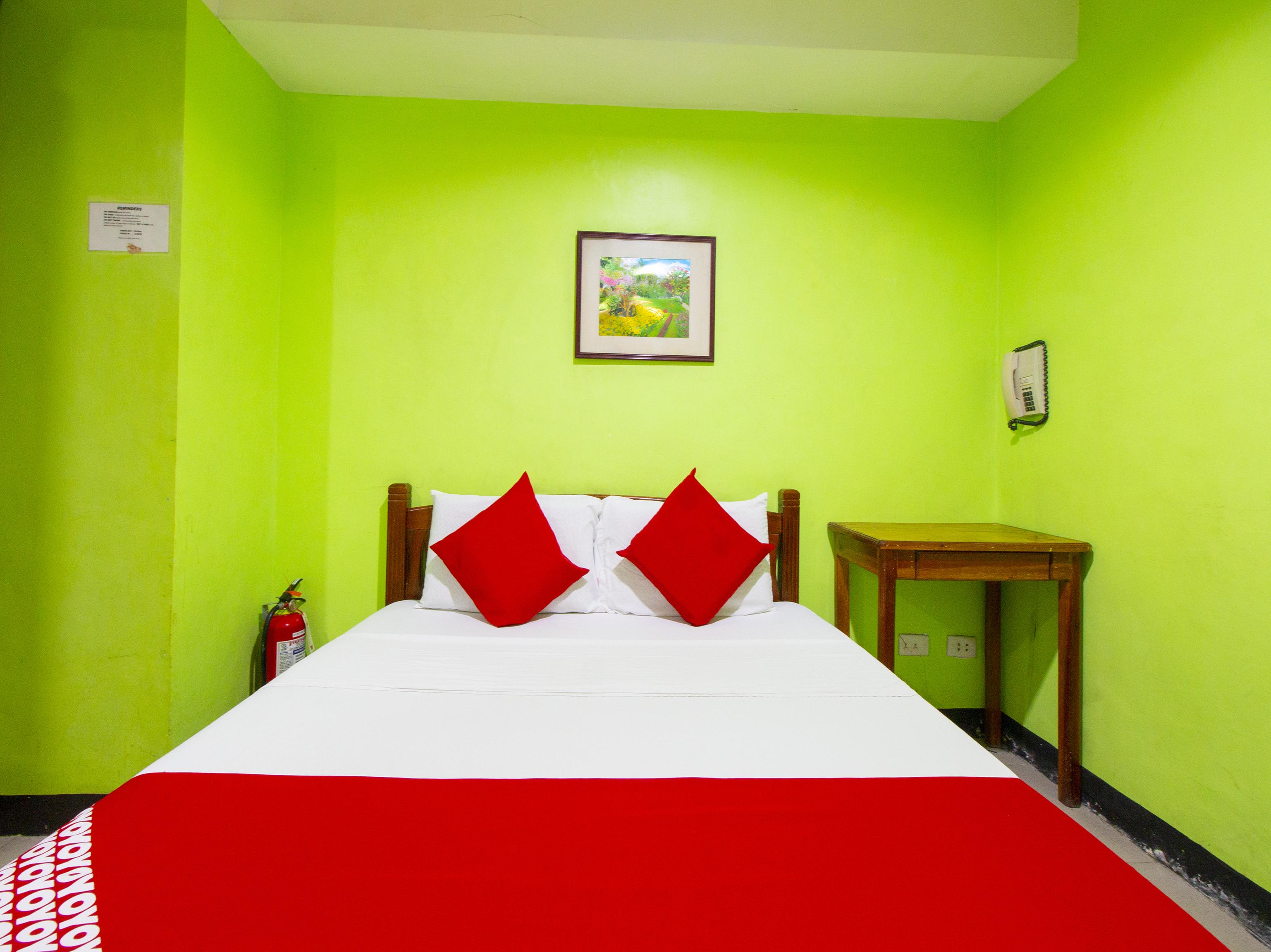 Oyo 677 Roseate Pensione Cebu Exterior foto