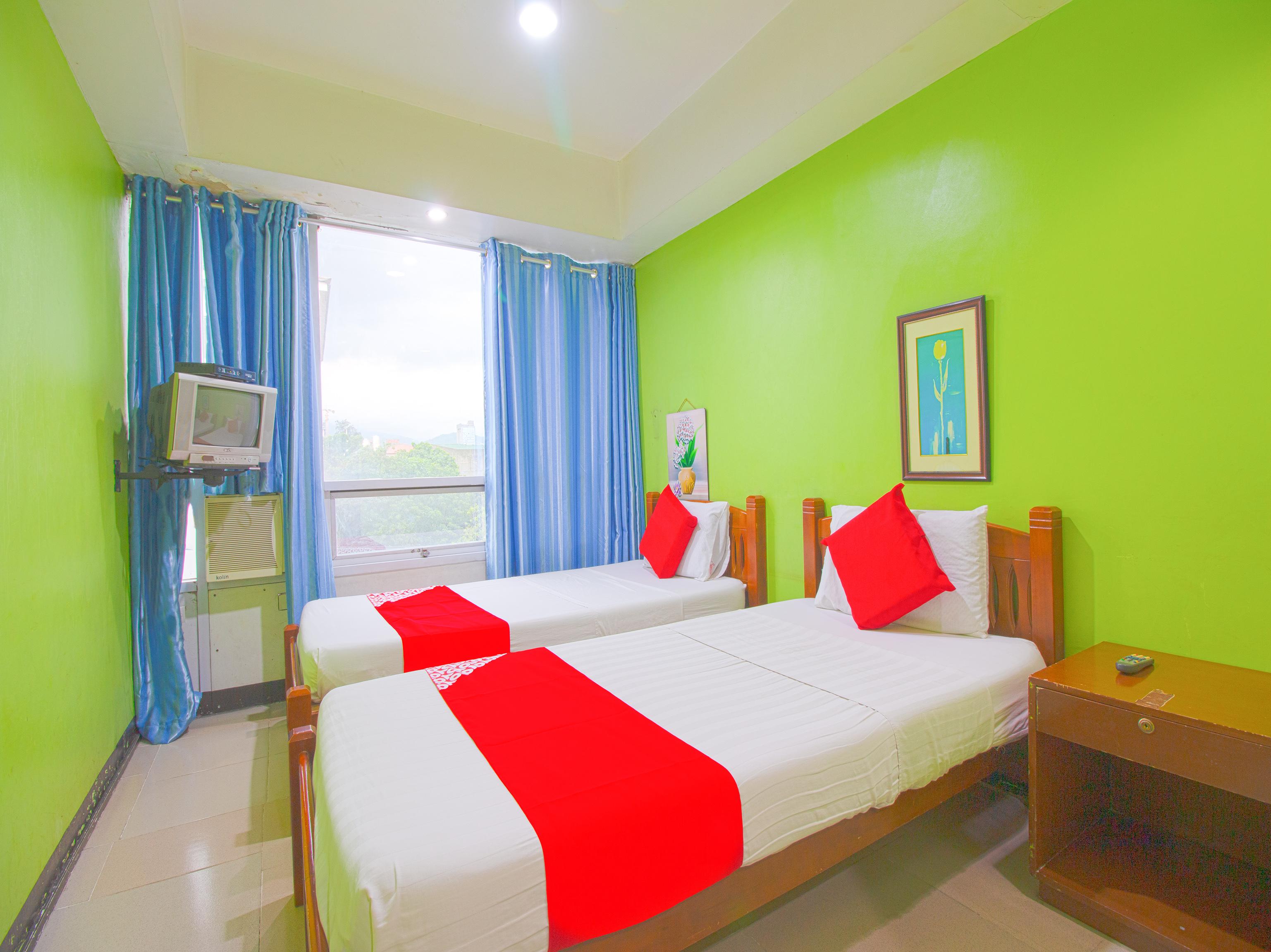Oyo 677 Roseate Pensione Cebu Exterior foto