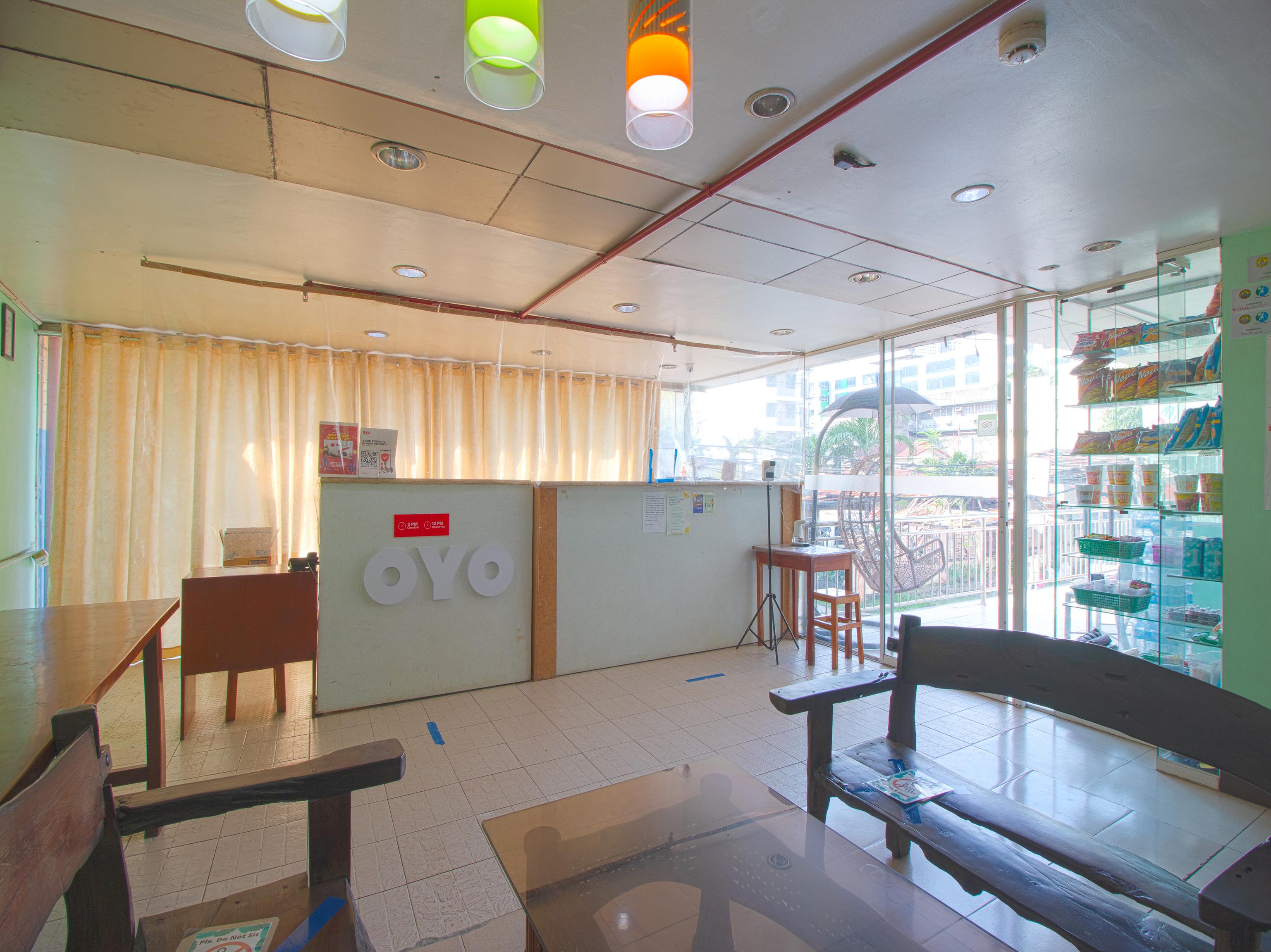 Oyo 677 Roseate Pensione Cebu Exterior foto
